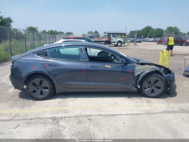 Tesla Model 3 Rear-wheel Drive 2022 5YJ3E1EA0NF332552 Image 13