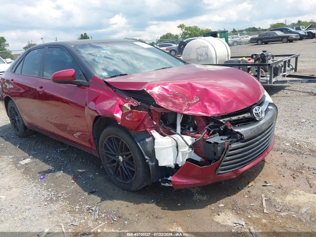 45700337 :رقم المزاد ، 4T1BF1FK6HU670173 vin ، 2017 Toyota Camry Le مزاد بيع