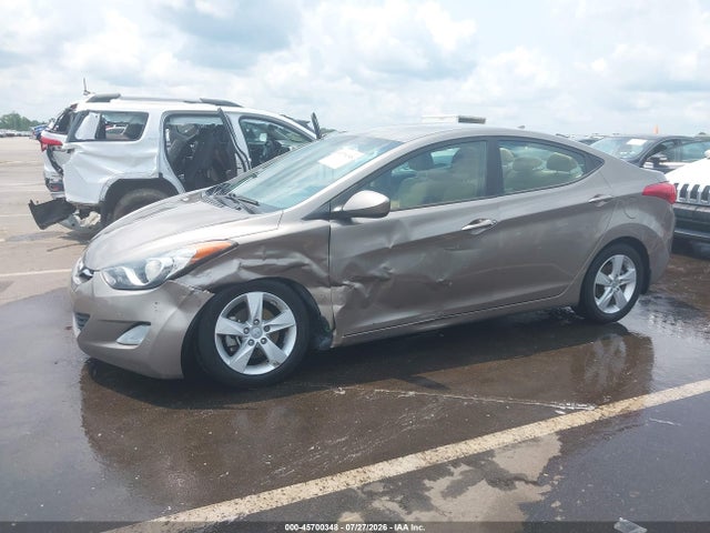 Продажа на аукционе авто 2013 Hyundai Elantra Gls, vin: 5NPDH4AE4DH341762, номер лота: 45700348