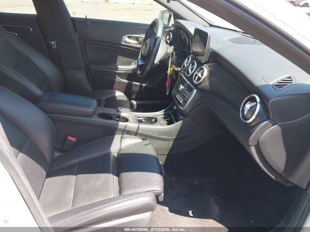45700366 :رقم المزاد ، WDDSJ4GB6JN592261 vin ، 2018 Mercedes-benz Cla 250 4matic مزاد بيع