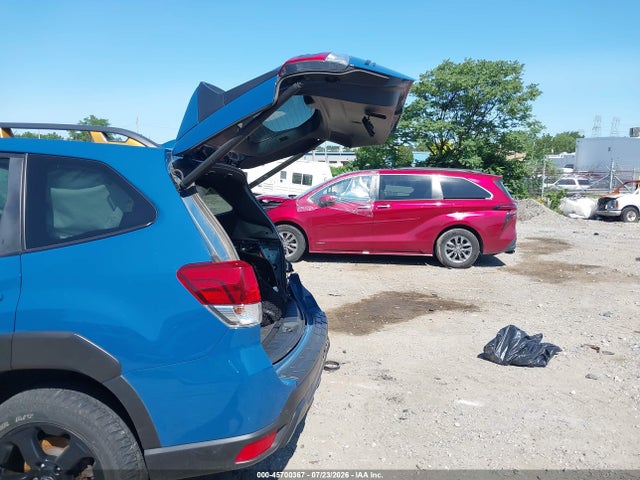 45700367 :رقم المزاد ، JF2SKAMC3NH440673 vin ، 2022 Subaru Forester Wilderness مزاد بيع