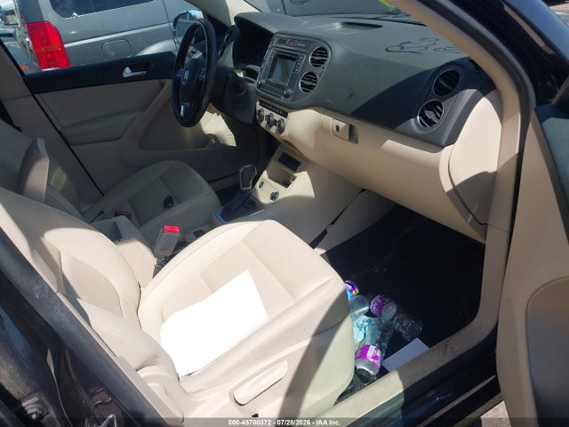 2016 Volkswagen Tiguan S მანქანა იყიდება აუქციონზე, vin: WVGBV7AX0GK000296, აუქციონის ნომერი: 45700372