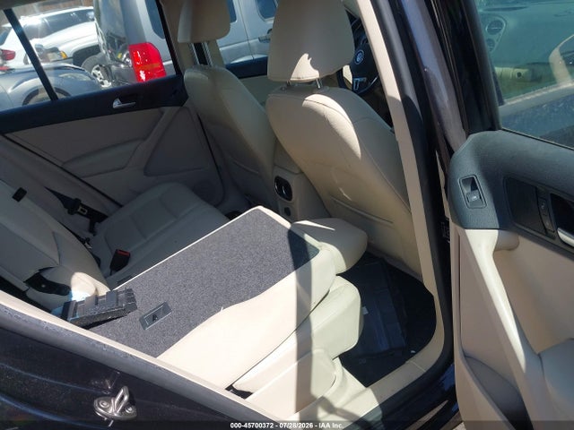 2016 Volkswagen Tiguan S მანქანა იყიდება აუქციონზე, vin: WVGBV7AX0GK000296, აუქციონის ნომერი: 45700372