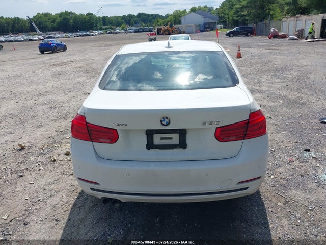 2017 Bmw 330i Xdrive მანქანა იყიდება აუქციონზე, vin: WBA8D9G59HNU58659, აუქციონის ნომერი: 45700443