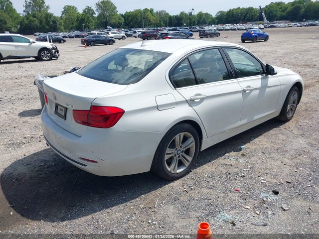 2017 Bmw 330i Xdrive მანქანა იყიდება აუქციონზე, vin: WBA8D9G59HNU58659, აუქციონის ნომერი: 45700443