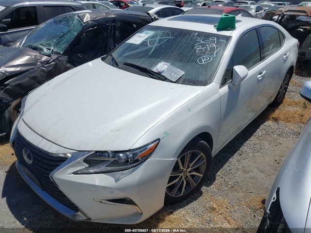 Lexus ES 300H 2017 JTHBW1GG3H2153647 Image 2