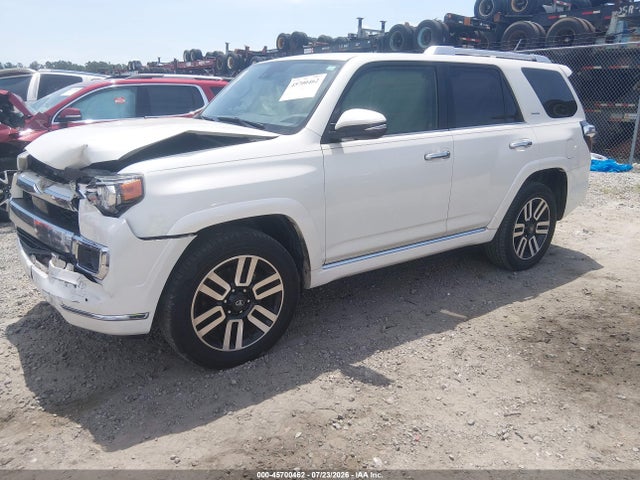 Toyota 4runner Limited 2020 JTEBU5JR9L5818515 Image 2