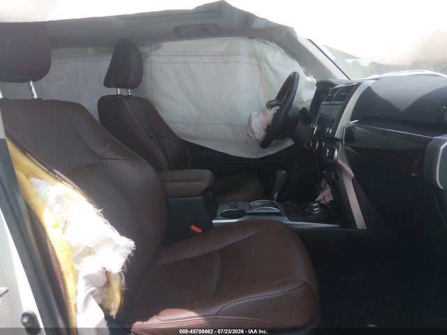 Toyota 4runner Limited 2020 JTEBU5JR9L5818515 Image 5