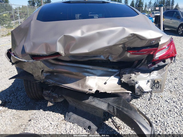 1G1ZE5ST4PF150657 Chevrolet Malibu Fwd 2lt