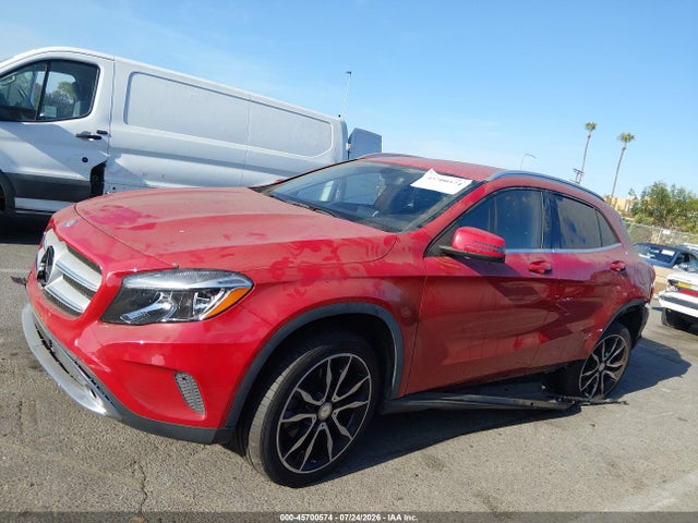 WDCTG4GBXFJ167910 Mercedes-Benz Gla 250 4matic
