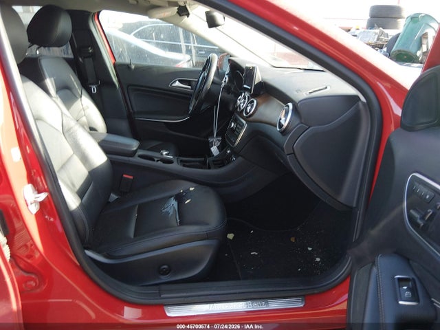 WDCTG4GBXFJ167910 Mercedes-Benz Gla 250 4matic