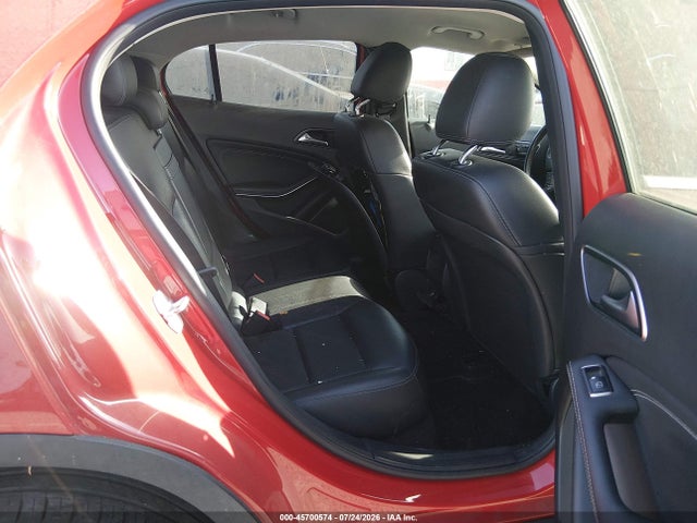 WDCTG4GBXFJ167910 Mercedes-Benz Gla 250 4matic