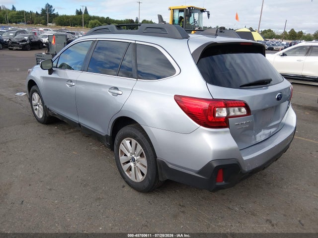 Subaru Outback 2.5i Premium 2018 4S4BSAFC4J3335218 Image 3