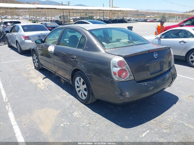 2005 Nissan Altima მანქანა იყიდება აუქციონზე, vin: IN4AL11D75C306742, აუქციონის ნომერი: 45700644