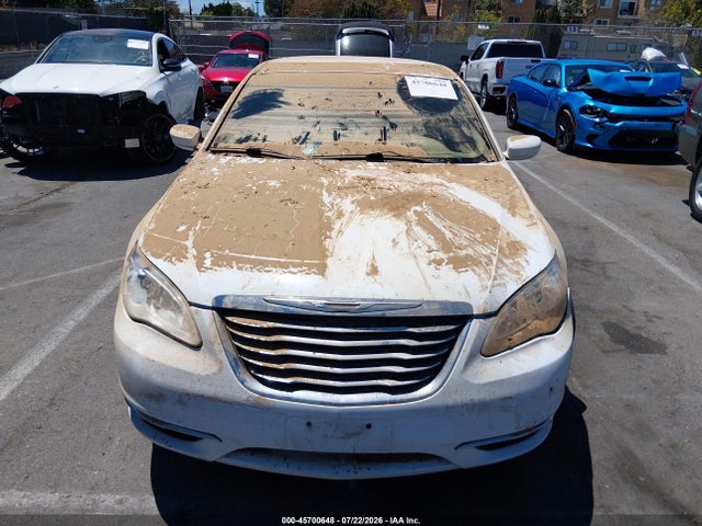 Продажа на аукционе авто 2013 Chrysler 200 Touring, vin: 1C3CCBBB5DN639809, номер лота: 45700648