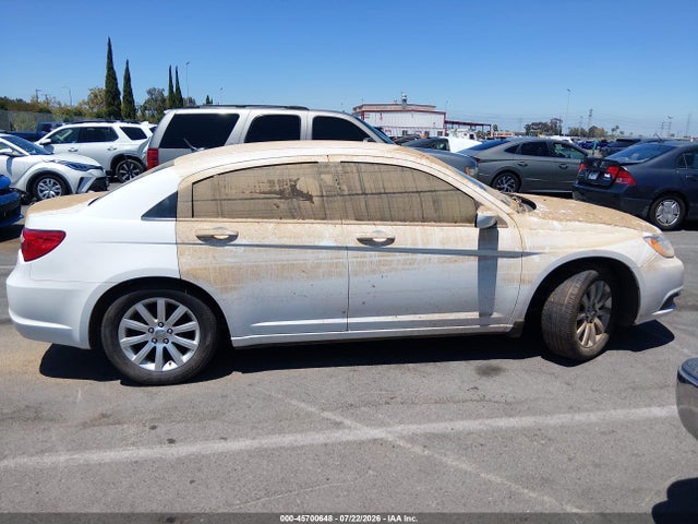 Продажа на аукционе авто 2013 Chrysler 200 Touring, vin: 1C3CCBBB5DN639809, номер лота: 45700648