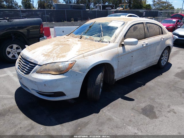 Продажа на аукционе авто 2013 Chrysler 200 Touring, vin: 1C3CCBBB5DN639809, номер лота: 45700648