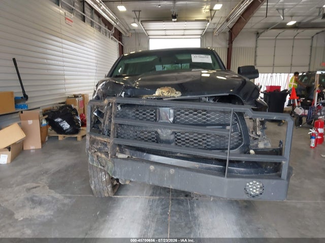 45700656 :رقم المزاد ، 1C6RR7FG1FS631645 vin ، 2015 Ram 1500 Express مزاد بيع