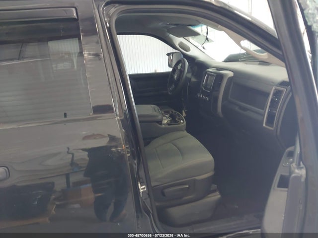 45700656 :رقم المزاد ، 1C6RR7FG1FS631645 vin ، 2015 Ram 1500 Express مزاد بيع