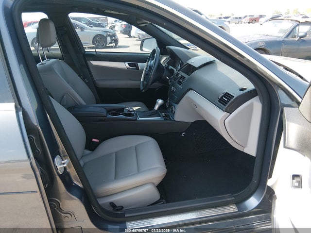 Продажа на аукционе авто 2008 Mercedes-benz C 300 Luxury/sport, vin: WDDGF54X38F137577, номер лота: 45700707
