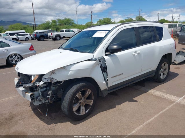 Jeep Compass Sport 2016 1C4NJCBA1GD560297 Image 2
