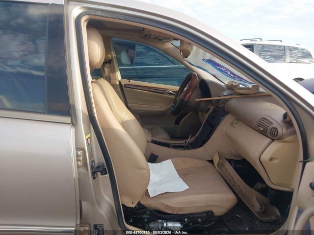 45700760 :رقم المزاد ، WDBRF61J81F055793 vin ، 2001 Mercedes-benz C 240 مزاد بيع