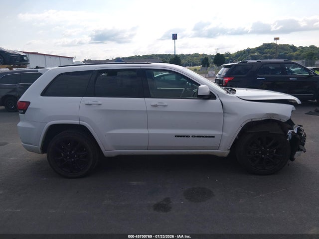 Продажа на аукционе авто 2018 Jeep Grand Cherokee Altitude 4x4, vin: 1C4RJFAG6JC377659, номер лота: 45700769