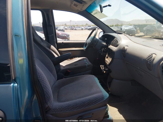 45700804 :رقم المزاد ، 2B4GP4532WR702045 vin ، 1998 Dodge Caravan Se مزاد بيع