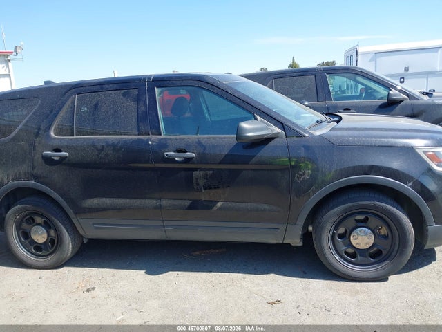Ford Police Interceptor Utility 2018 1FM5K8AR5JGC49572 Image 18