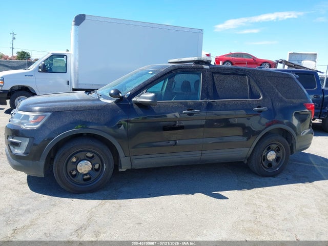 Ford Police Interceptor Utility 2018 1FM5K8AR5JGC49572 Image 19