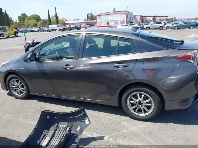 Toyota Prius Two 2018 JTDKBRFU5J3601535 Image 14