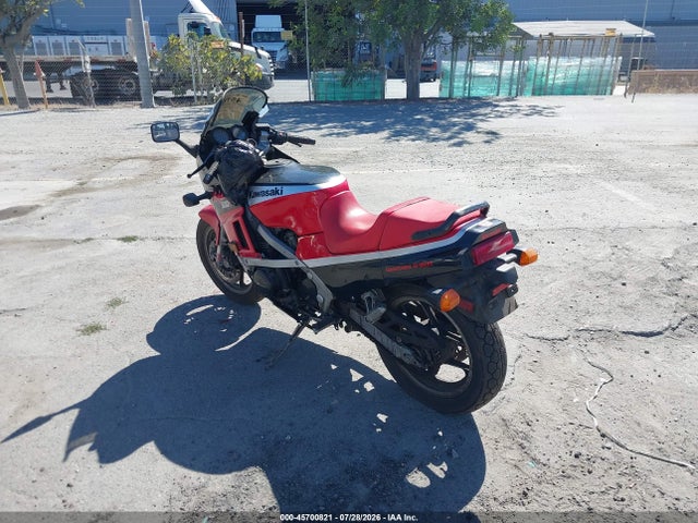 45700821 :رقم المزاد ، JKAZX4A18GA036633 vin ، 1986 Kawasaki Zx600 مزاد بيع