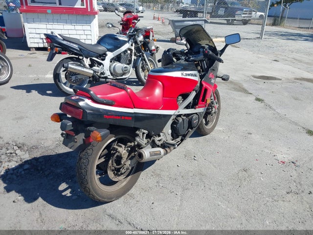 45700821 :رقم المزاد ، JKAZX4A18GA036633 vin ، 1986 Kawasaki Zx600 مزاد بيع