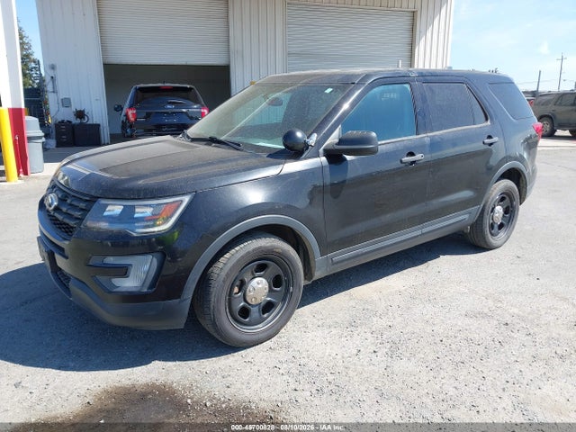 Ford Police Interceptor Utility 2018 1FM5K8ARXJGC49566 Image 2