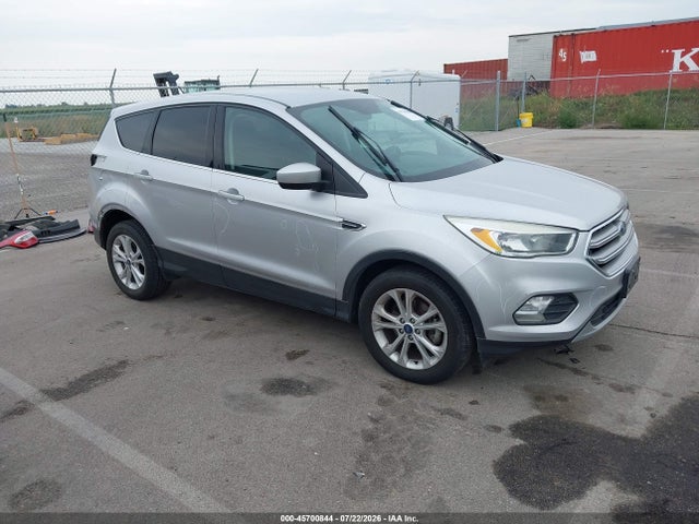 45700844 :رقم المزاد ، 1FMCU0GD8HUD12576 vin ، 2017 Ford Escape Se مزاد بيع
