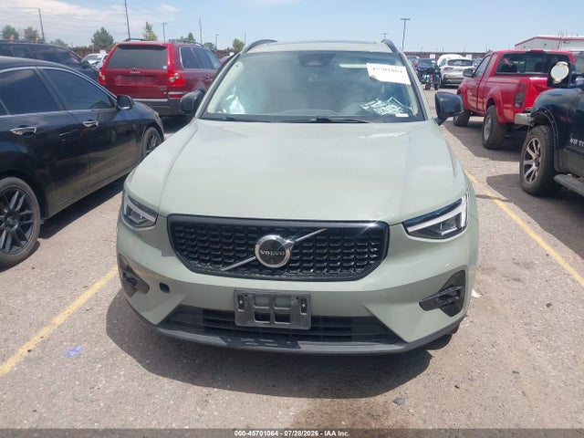 45701064 :رقم المزاد ، YV4L12UL3R2356922 vin ، 2024 Volvo Xc40 B5 Plus Dark Theme مزاد بيع