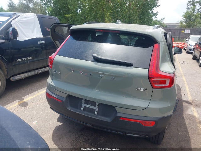 45701064 :رقم المزاد ، YV4L12UL3R2356922 vin ، 2024 Volvo Xc40 B5 Plus Dark Theme مزاد بيع