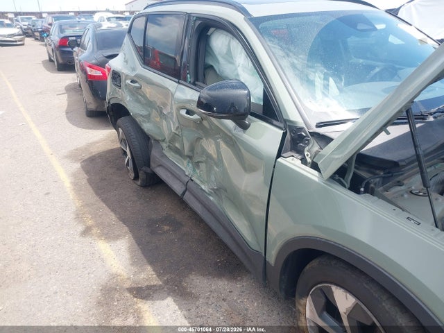 45701064 :رقم المزاد ، YV4L12UL3R2356922 vin ، 2024 Volvo Xc40 B5 Plus Dark Theme مزاد بيع