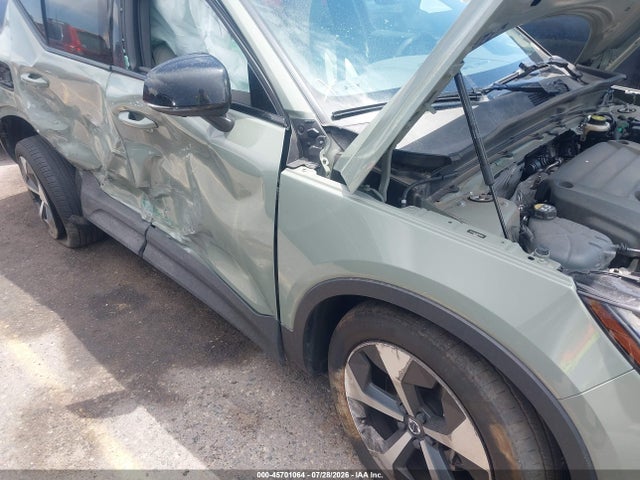 45701064 :رقم المزاد ، YV4L12UL3R2356922 vin ، 2024 Volvo Xc40 B5 Plus Dark Theme مزاد بيع