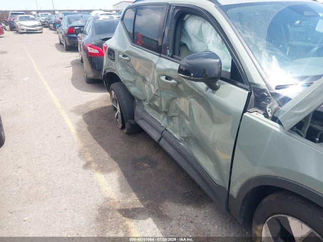 45701064 :رقم المزاد ، YV4L12UL3R2356922 vin ، 2024 Volvo Xc40 B5 Plus Dark Theme مزاد بيع
