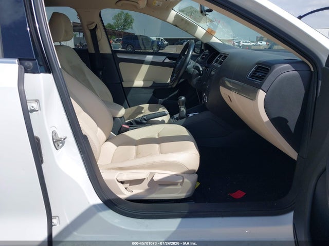 2017 Volkswagen Jetta 1.4t Se მანქანა იყიდება აუქციონზე, vin: 3VWB67AJ6HM294856, აუქციონის ნომერი: 45701073