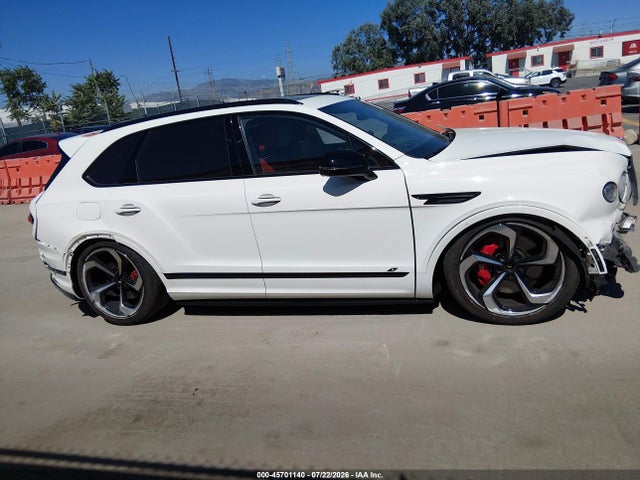 Bentley Bentayga Azure/s 2023 SJAAT2ZV2PC022081 Image 17