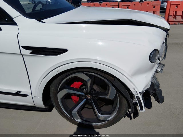 Bentley Bentayga Azure/s 2023 SJAAT2ZV2PC022081 Image 6
