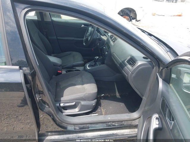 Продажа на аукционе авто 2014 Volkswagen Jetta 2.0l S, vin: 3VW2K7AJ4EM413799, номер лота: 45701170