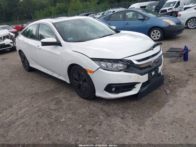 45701174 :رقم المزاد ، 19XFC1F30JE200992 vin ، 2018 Honda Civic Ex-t مزاد بيع
