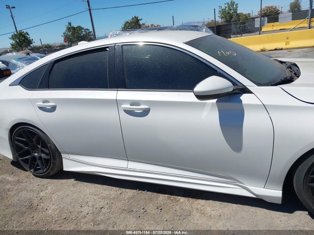 45701184 :رقم المزاد ، 1HGCV1F35JA248571 vin ، 2018 Honda Accord Sport مزاد بيع