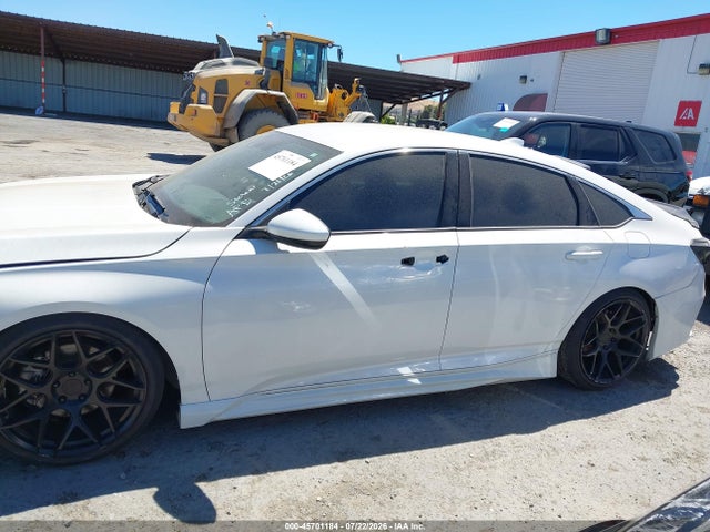 45701184 :رقم المزاد ، 1HGCV1F35JA248571 vin ، 2018 Honda Accord Sport مزاد بيع