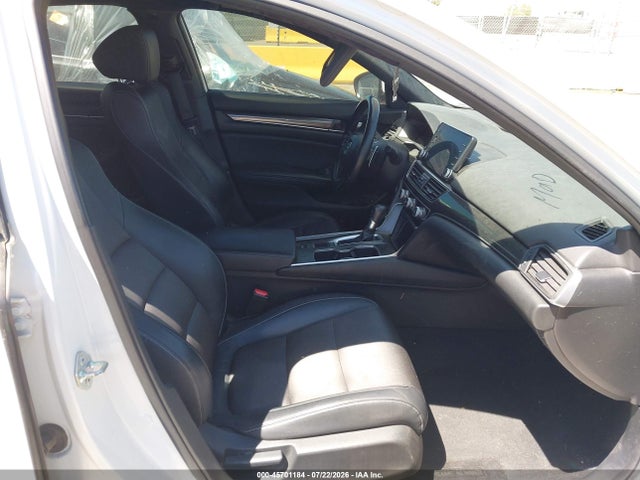 45701184 :رقم المزاد ، 1HGCV1F35JA248571 vin ، 2018 Honda Accord Sport مزاد بيع