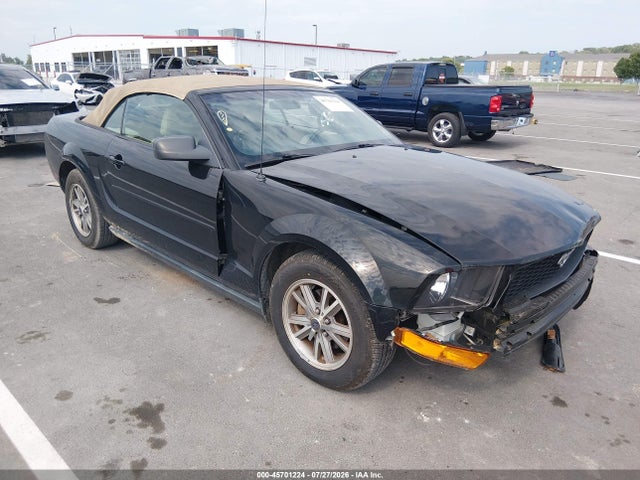 2005 Ford Mustang მანქანა იყიდება აუქციონზე, vin: 1ZVFT84N555199639, აუქციონის ნომერი: 45701224