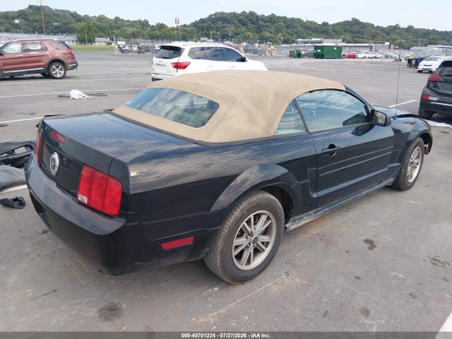 2005 Ford Mustang მანქანა იყიდება აუქციონზე, vin: 1ZVFT84N555199639, აუქციონის ნომერი: 45701224
